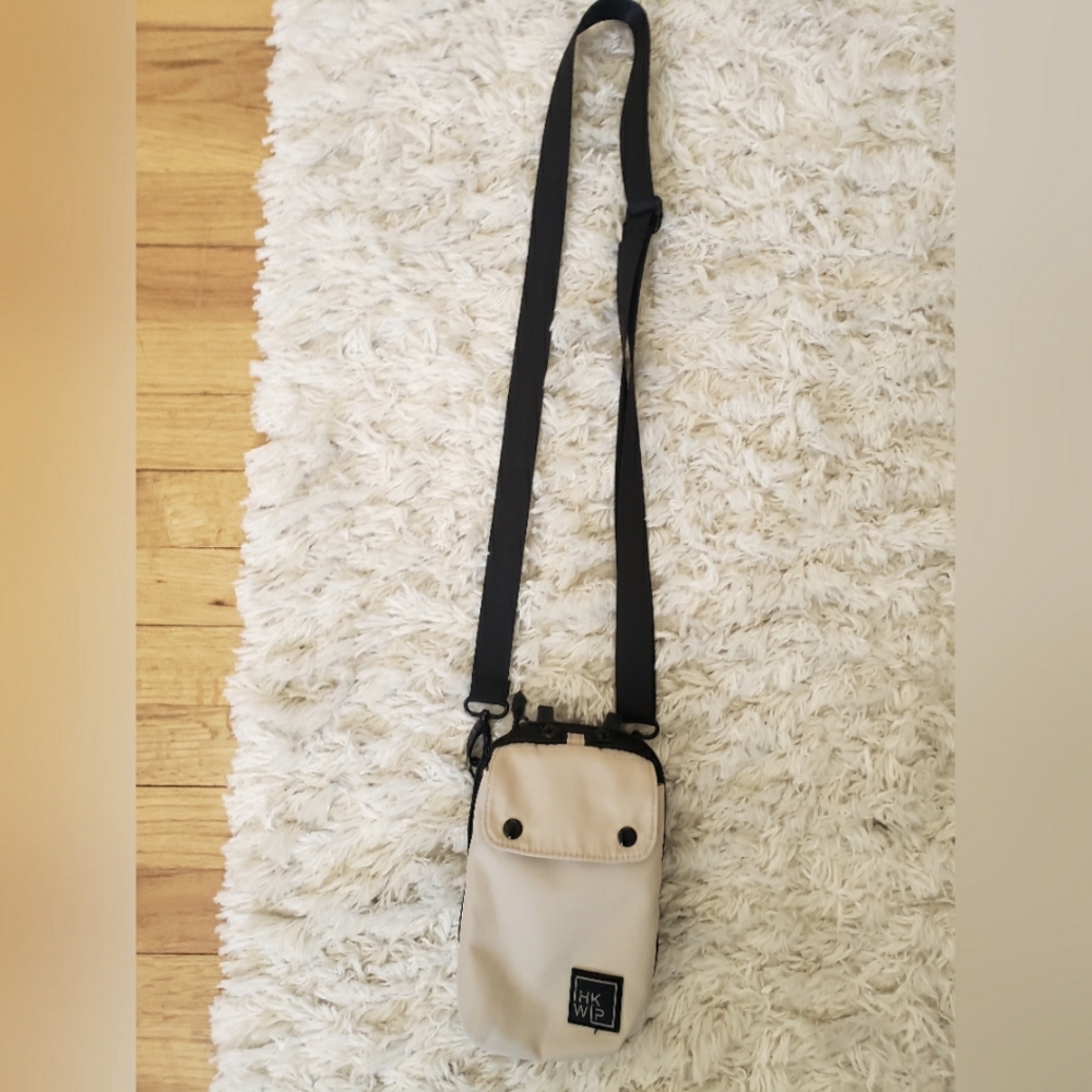 IKWIP Crossbody